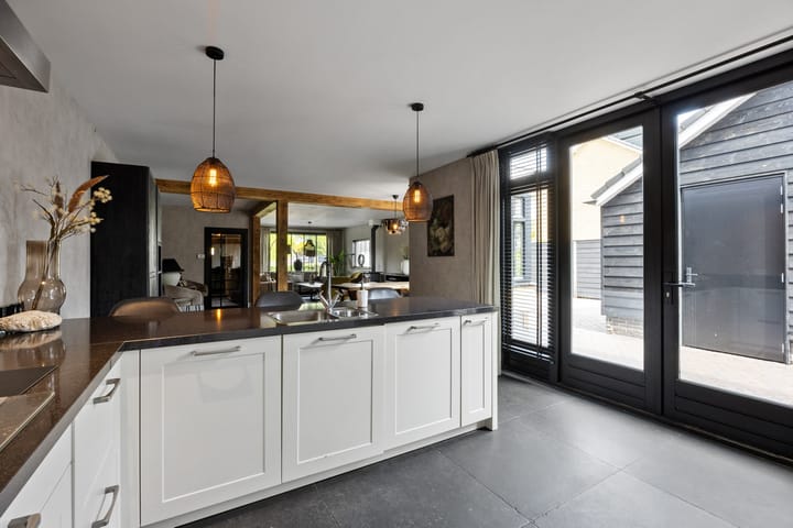 Photo 16 of Sweijslaan 4