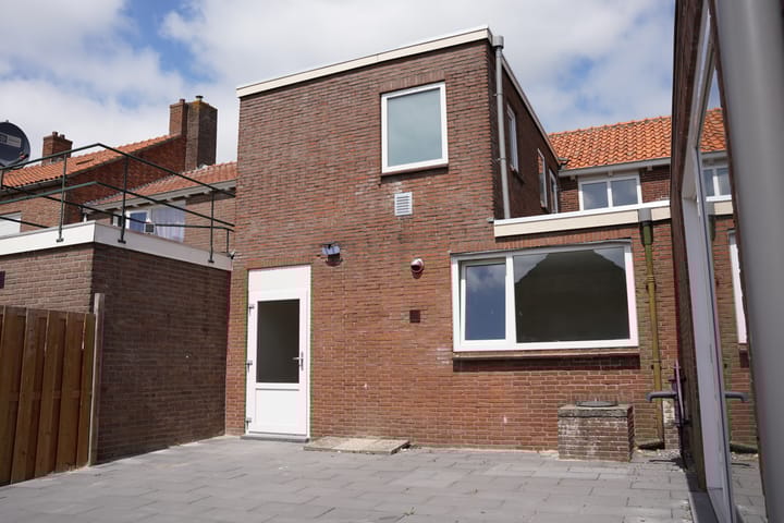 Photo 33 of Zuidzandsestraat 15