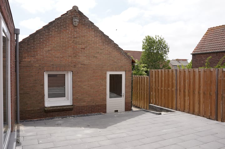 Photo 35 of Zuidzandsestraat 15