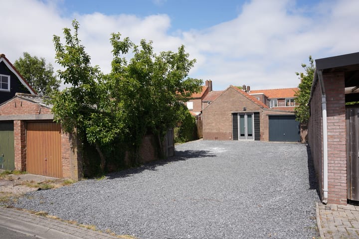 Photo 37 of Zuidzandsestraat 15