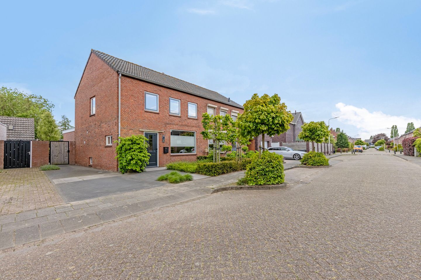 Foto 1 van Esdoornstraat 13