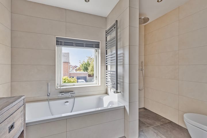 Foto 5 van Esdoornstraat 13