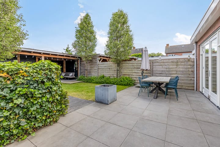 Foto 6 van Esdoornstraat 13