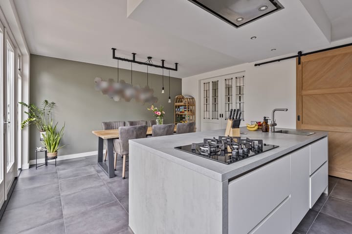 Foto 15 van Esdoornstraat 13