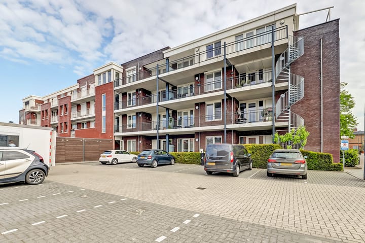 Dorpsstraat 18