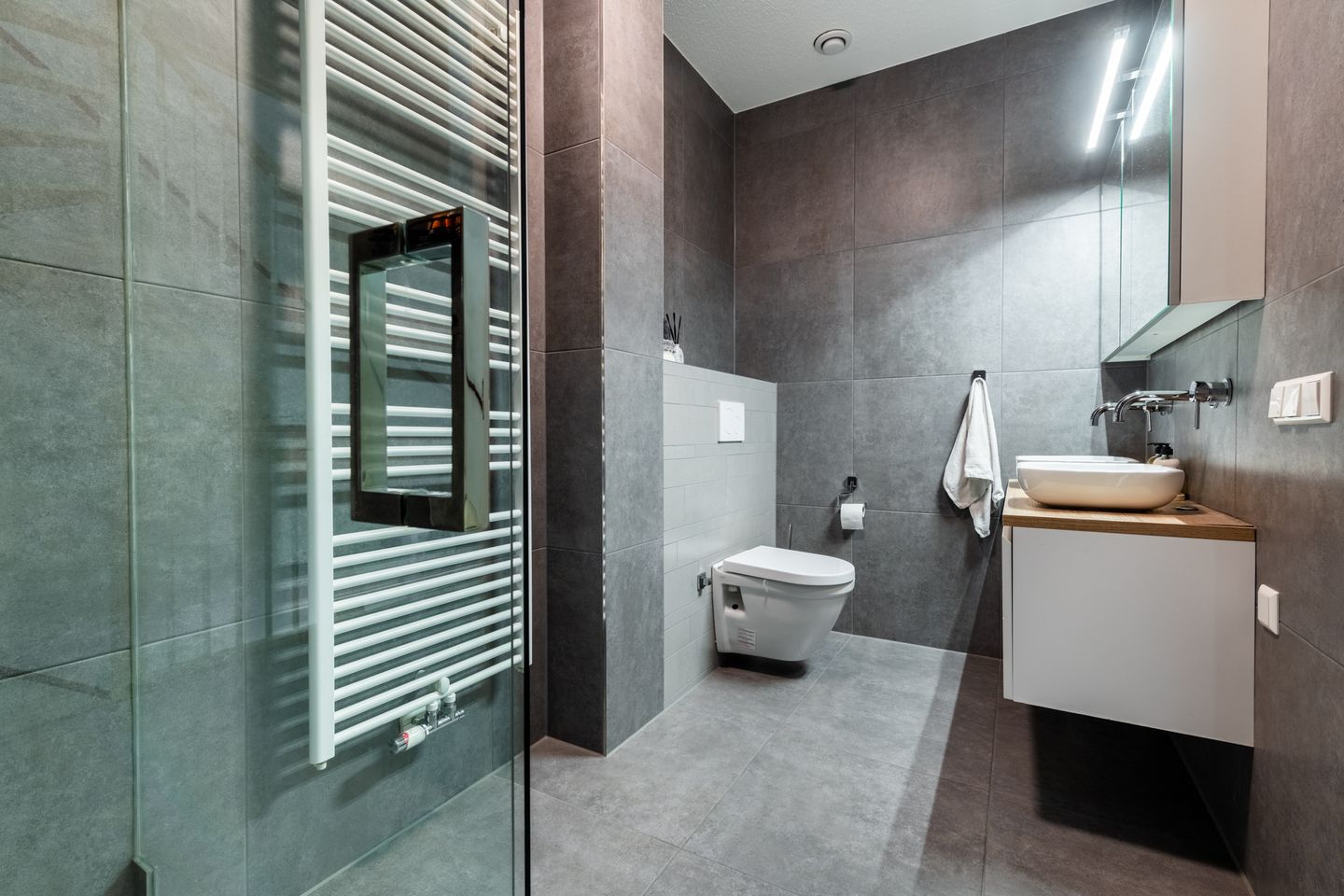 Photo 4 of Vurehout 114