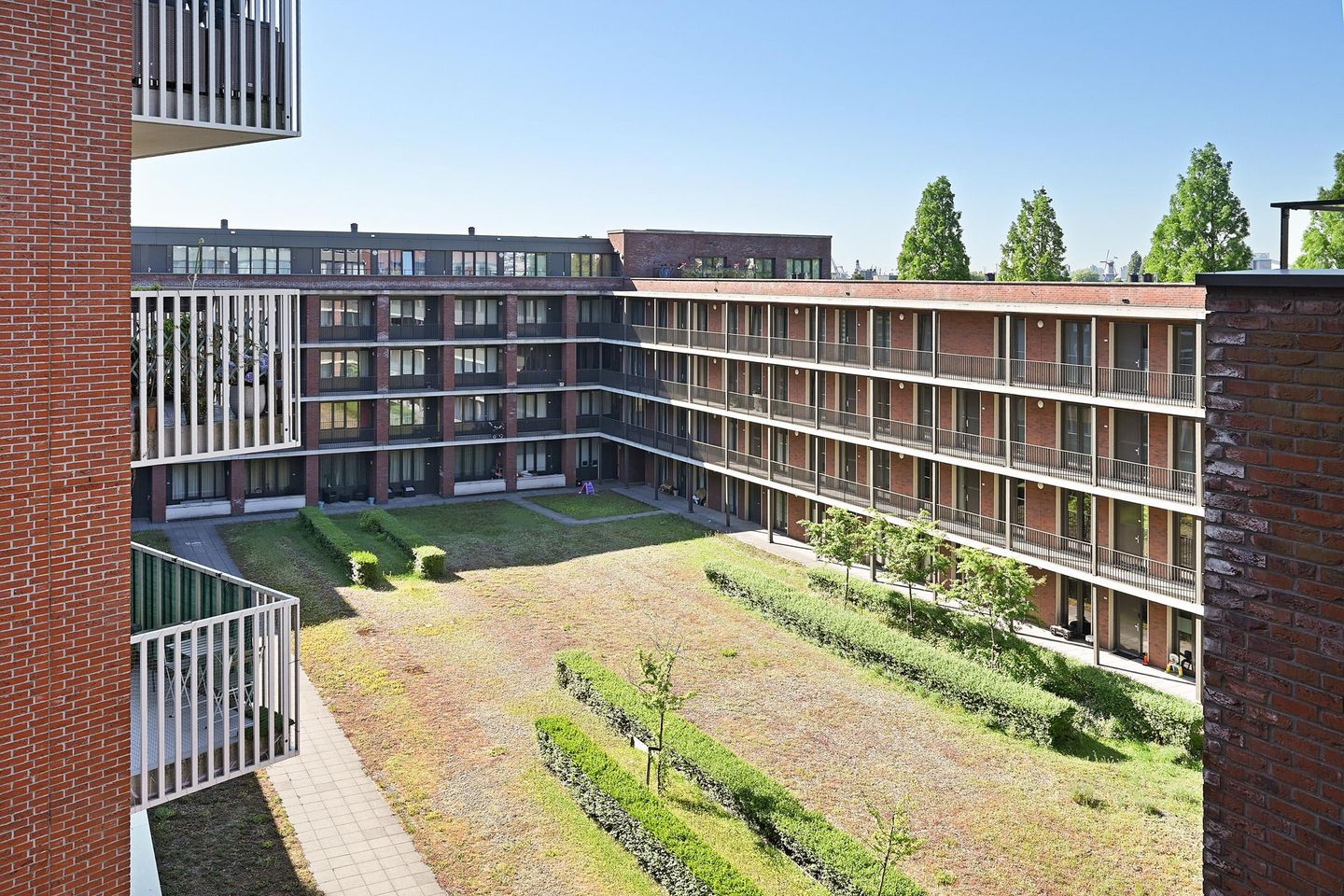 Foto 25 van Stationsplein 52