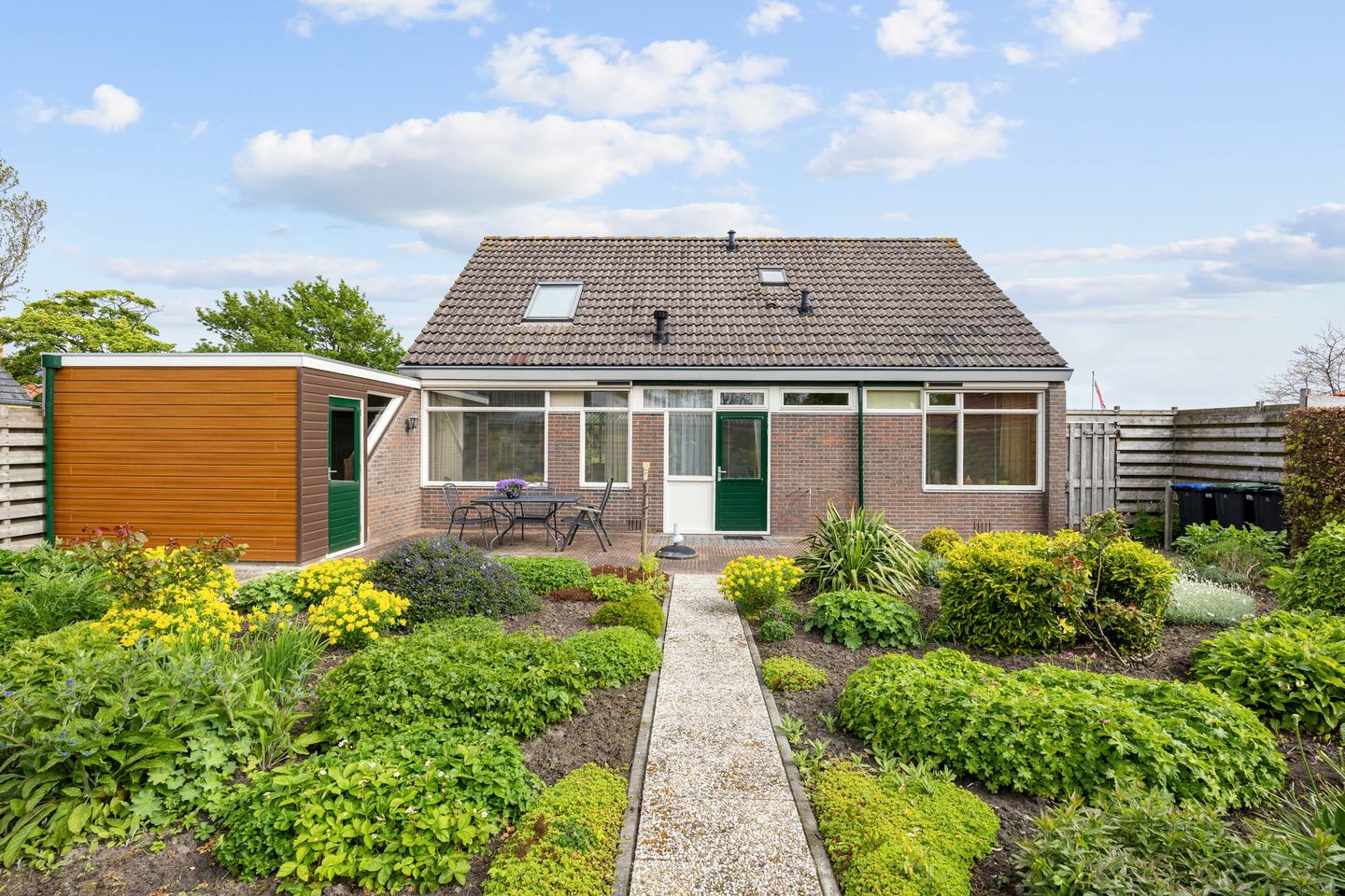 Photo 35 of Hoofdstraat 104