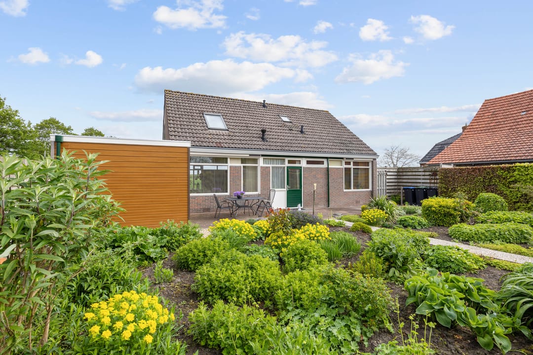 Photo 37 of Hoofdstraat 104