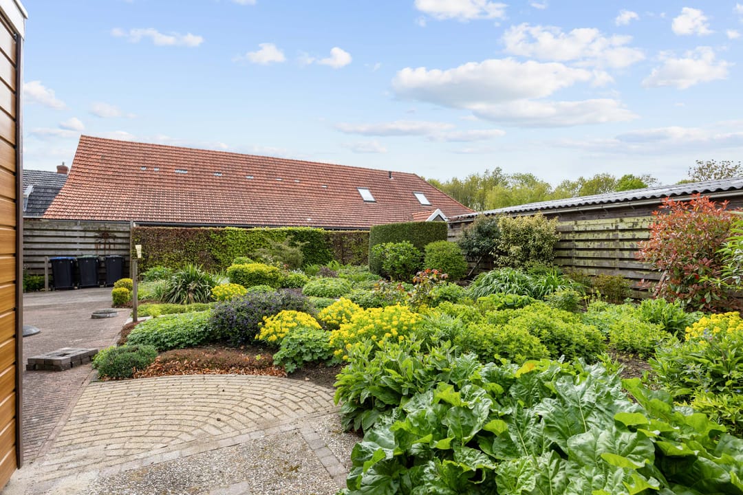 Photo 38 of Hoofdstraat 104