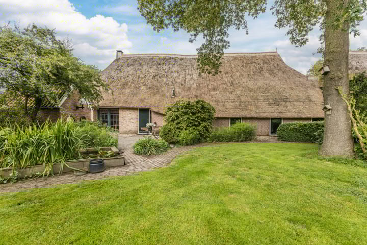 Photo 2 of Oshaarseweg 43