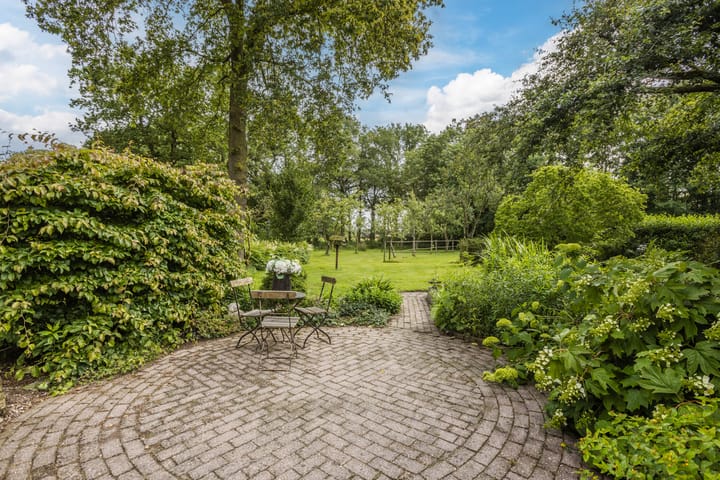 Photo 3 of Oshaarseweg 43