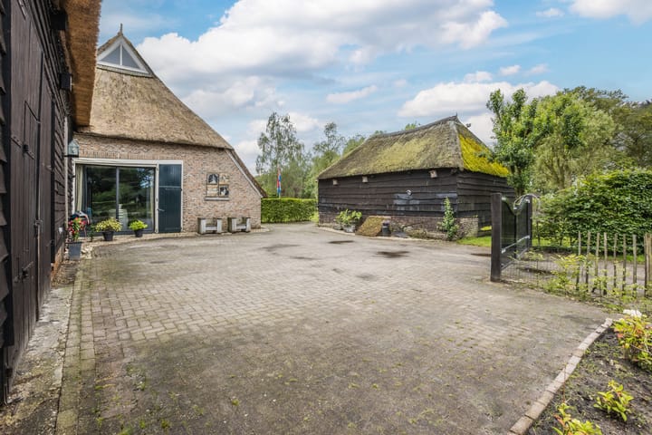 Photo 8 of Oshaarseweg 43