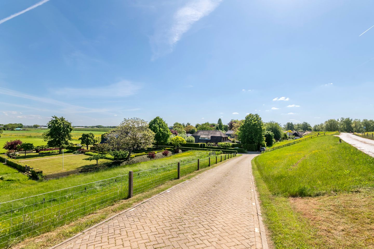 Foto 85 van Waalbandijk 120-A