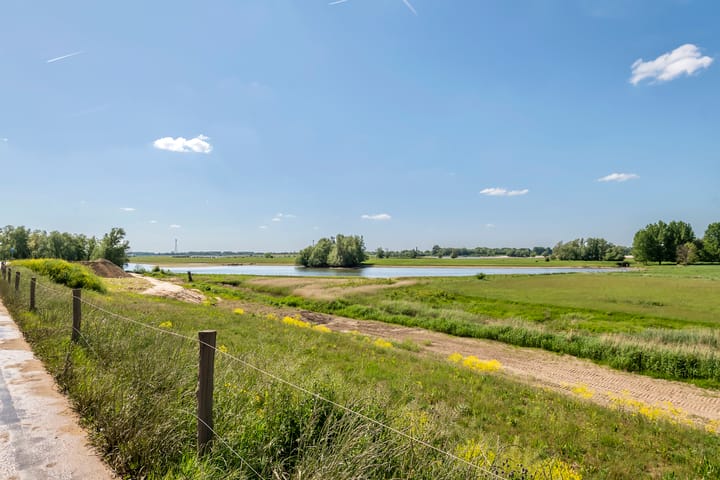 Foto 87 van Waalbandijk 120-A