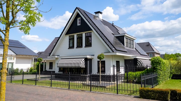 Photo 3 of Van der Waalslaan 49