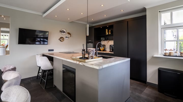 Photo 12 of Van der Waalslaan 49