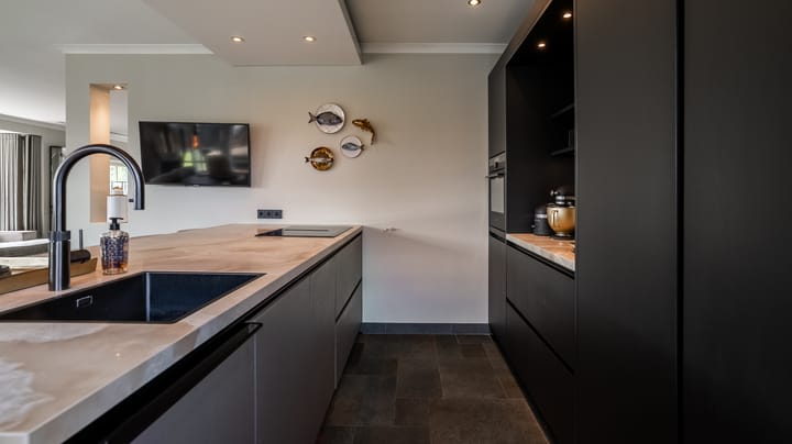 Photo 14 of Van der Waalslaan 49