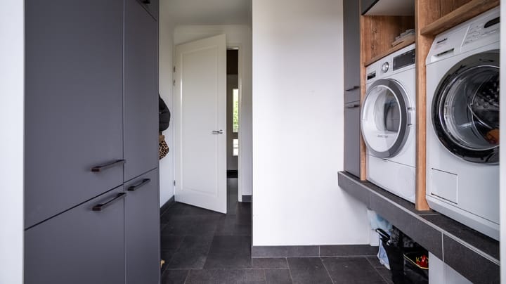 Photo 17 of Van der Waalslaan 49