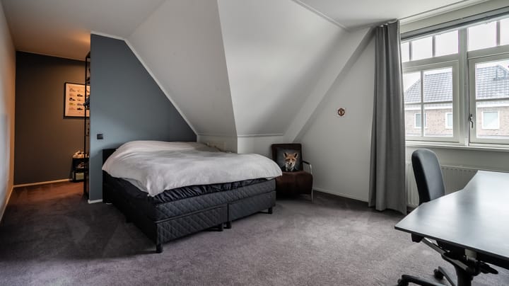 Photo 24 of Van der Waalslaan 49