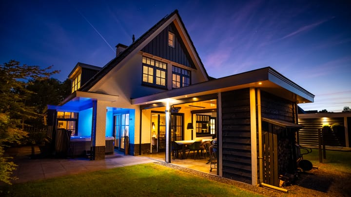 Photo 46 of Van der Waalslaan 49