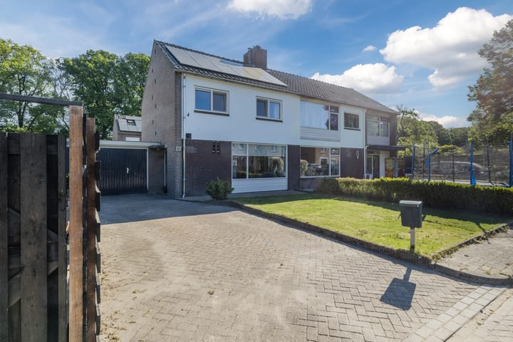 Foto 1 van Lindelaan 1