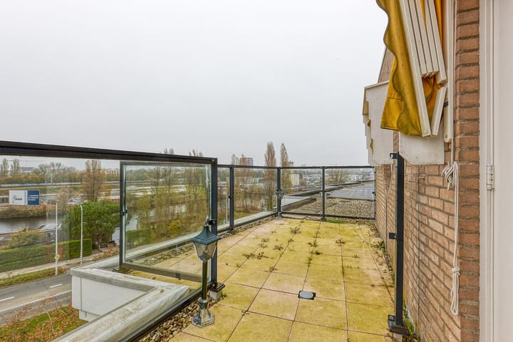 Foto 17 van Louis Armstronglaan 71