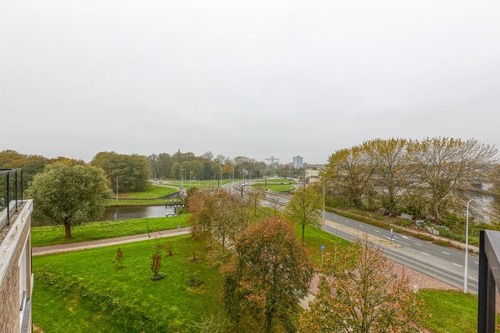 Foto 16 van Louis Armstronglaan 71