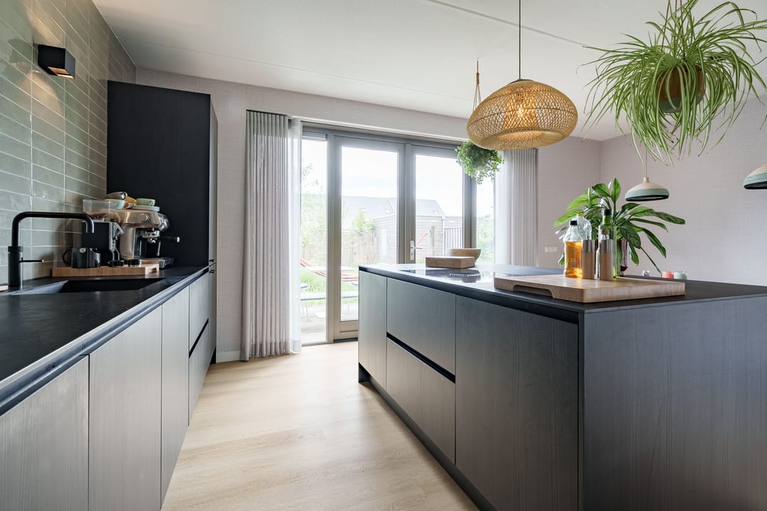 Photo 8 of Prof. Visserlaan 19