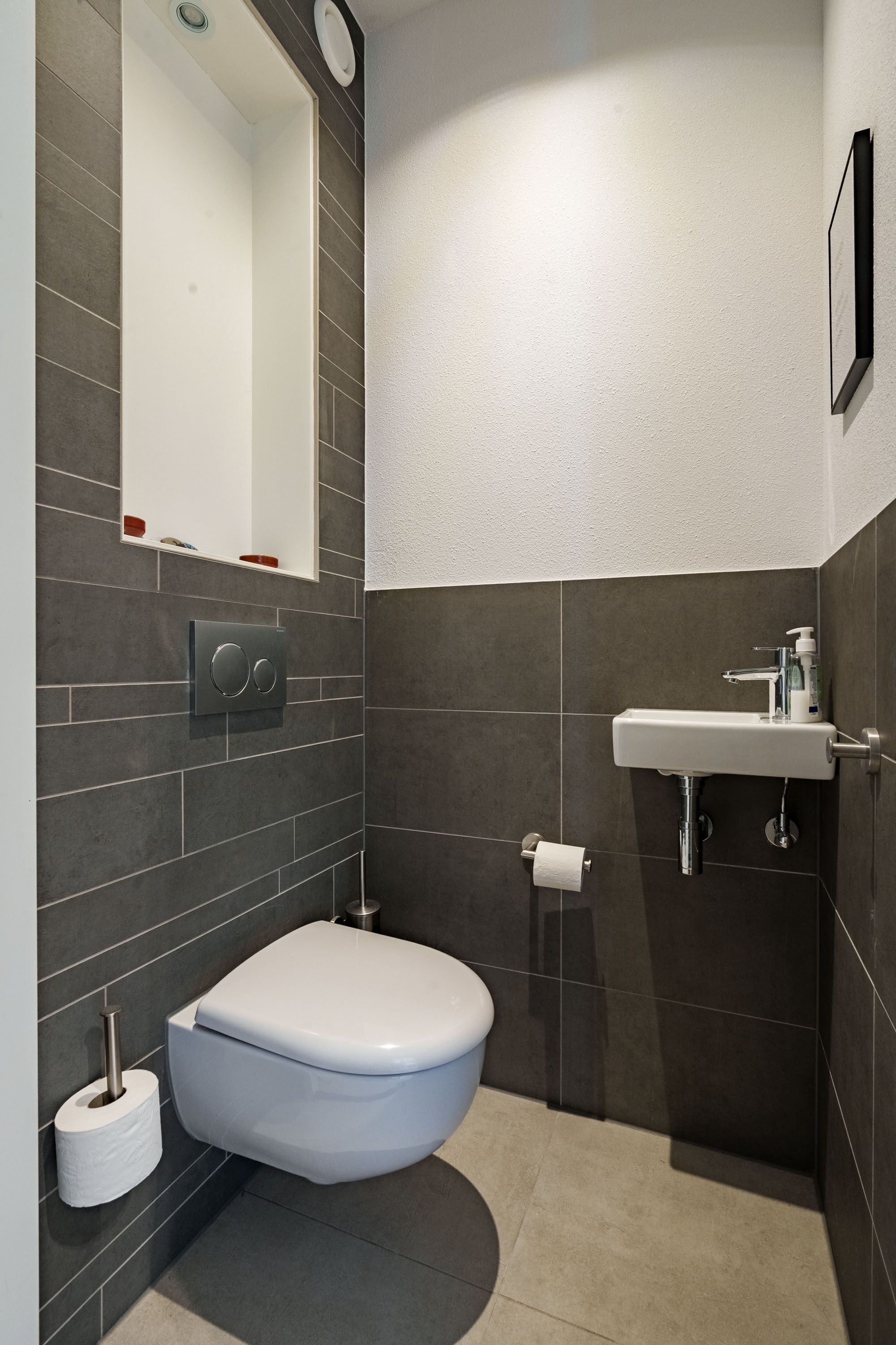 Photo 15 of Prof. Visserlaan 19