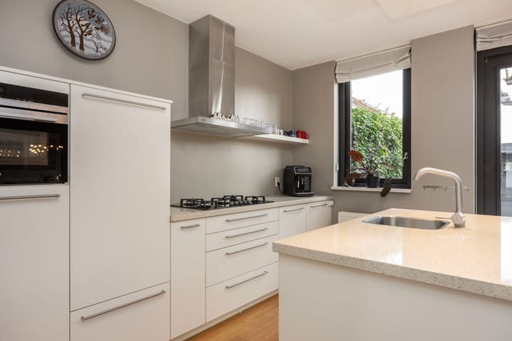 Photo 15 of Henk Lammstraat 10