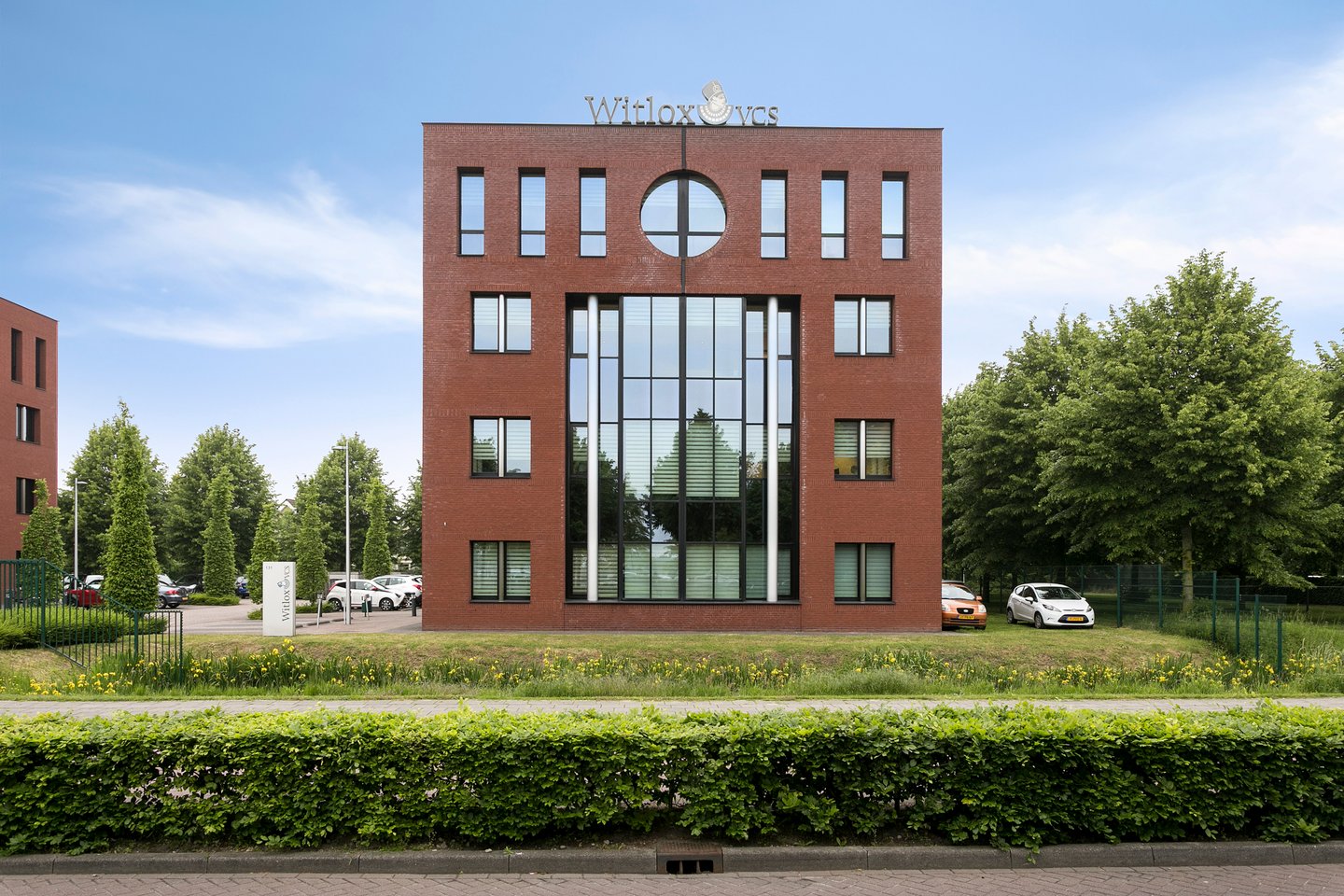 View photo 1 of Bredaseweg 137