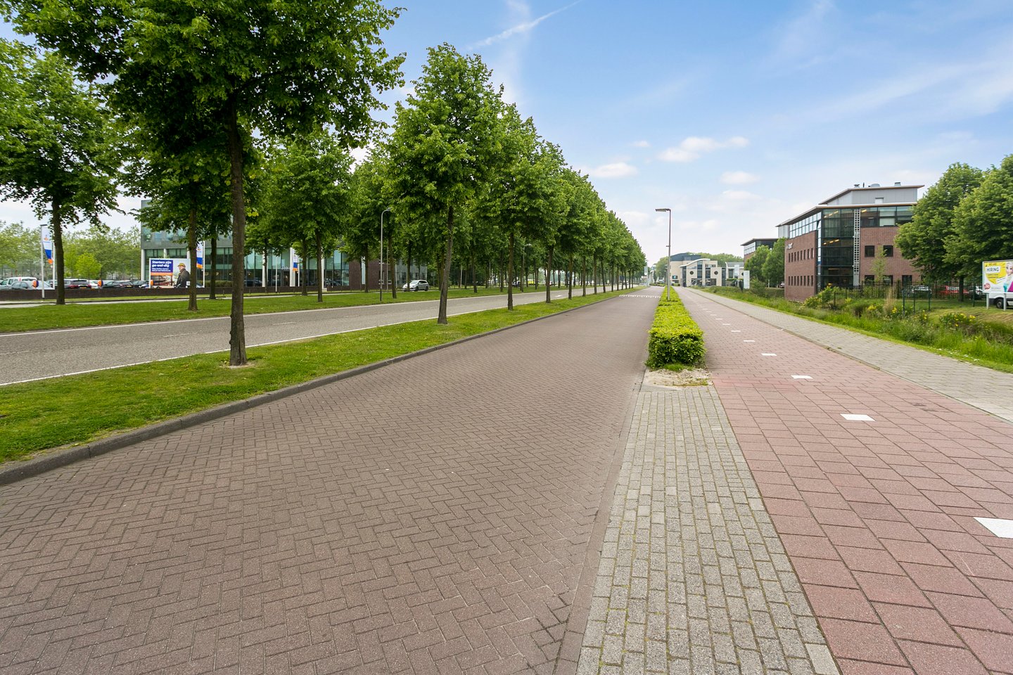 View photo 3 of Bredaseweg 137