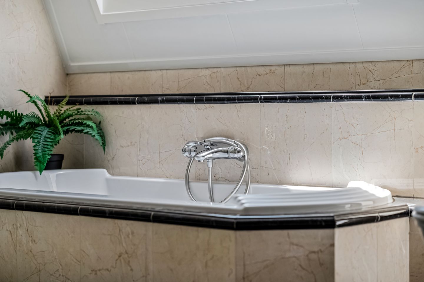 Photo 40 of J.P.C. Leinweberstraat 2