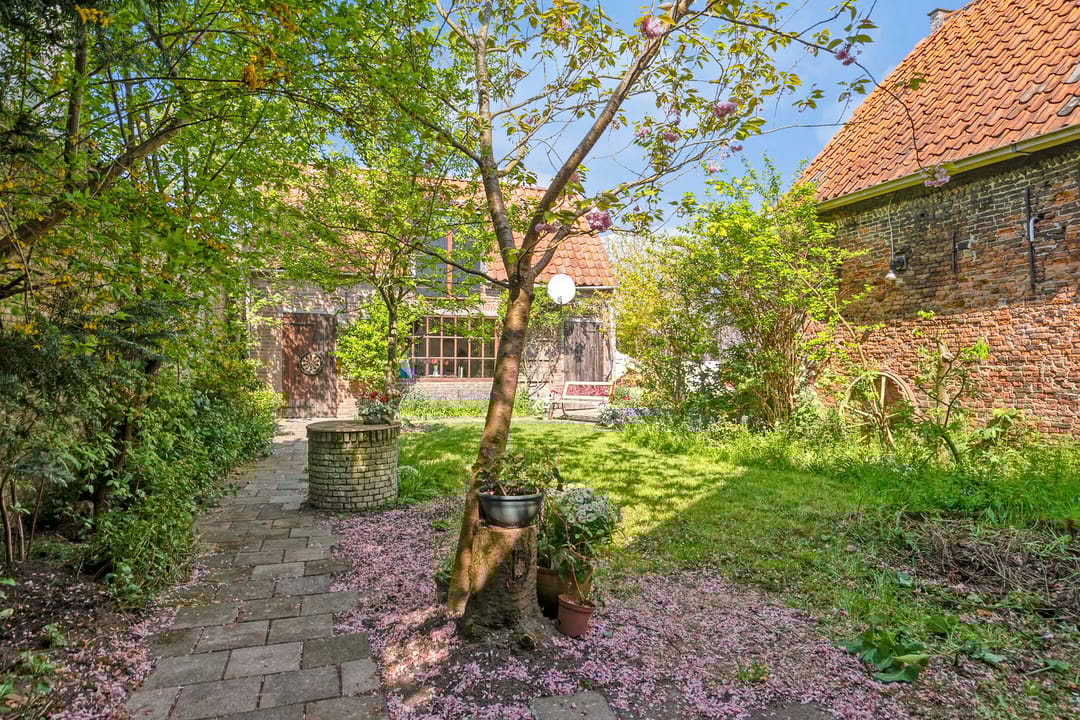 Photo 26 of Voorstraat 36