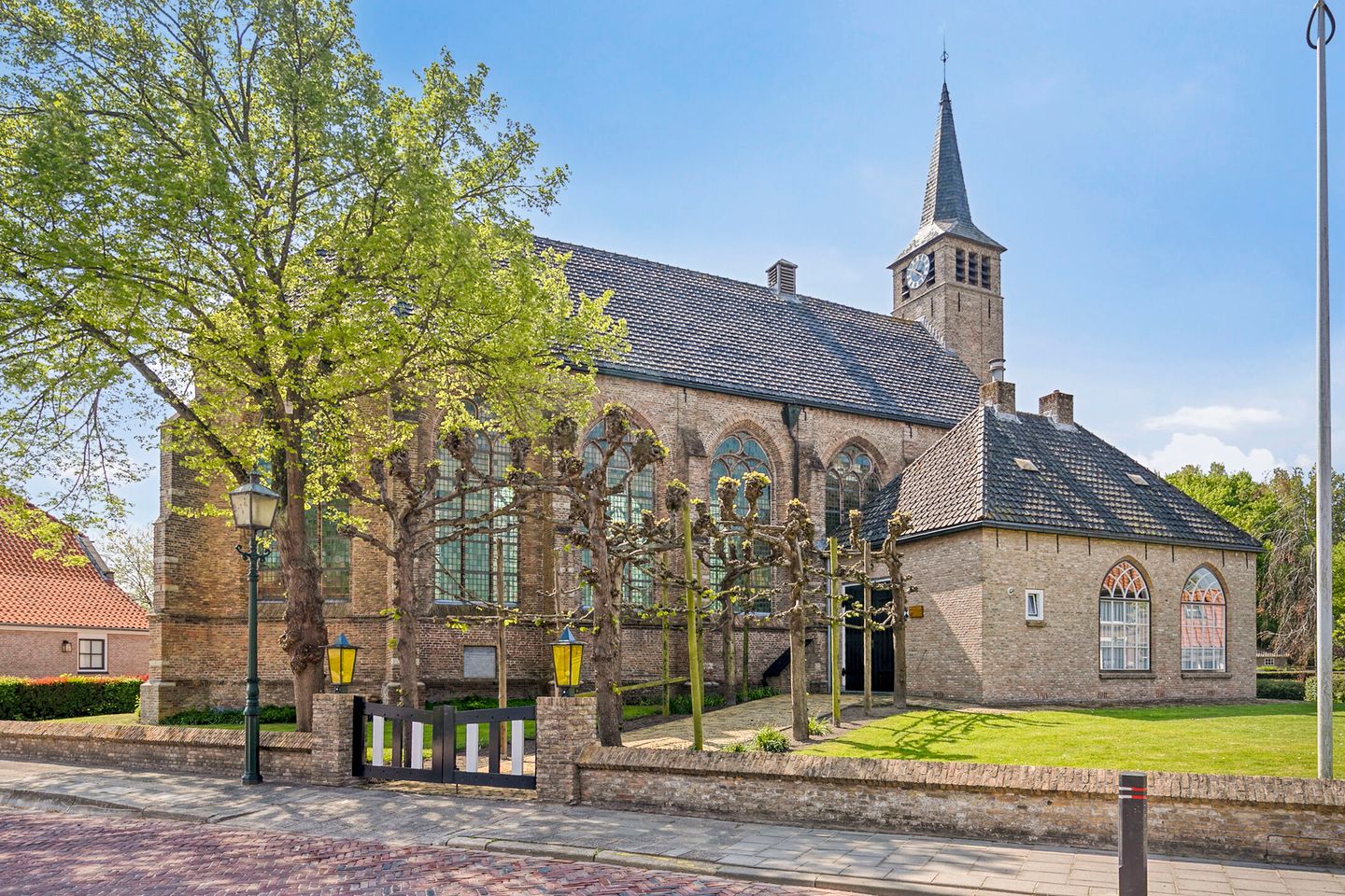 Photo 35 of Voorstraat 36