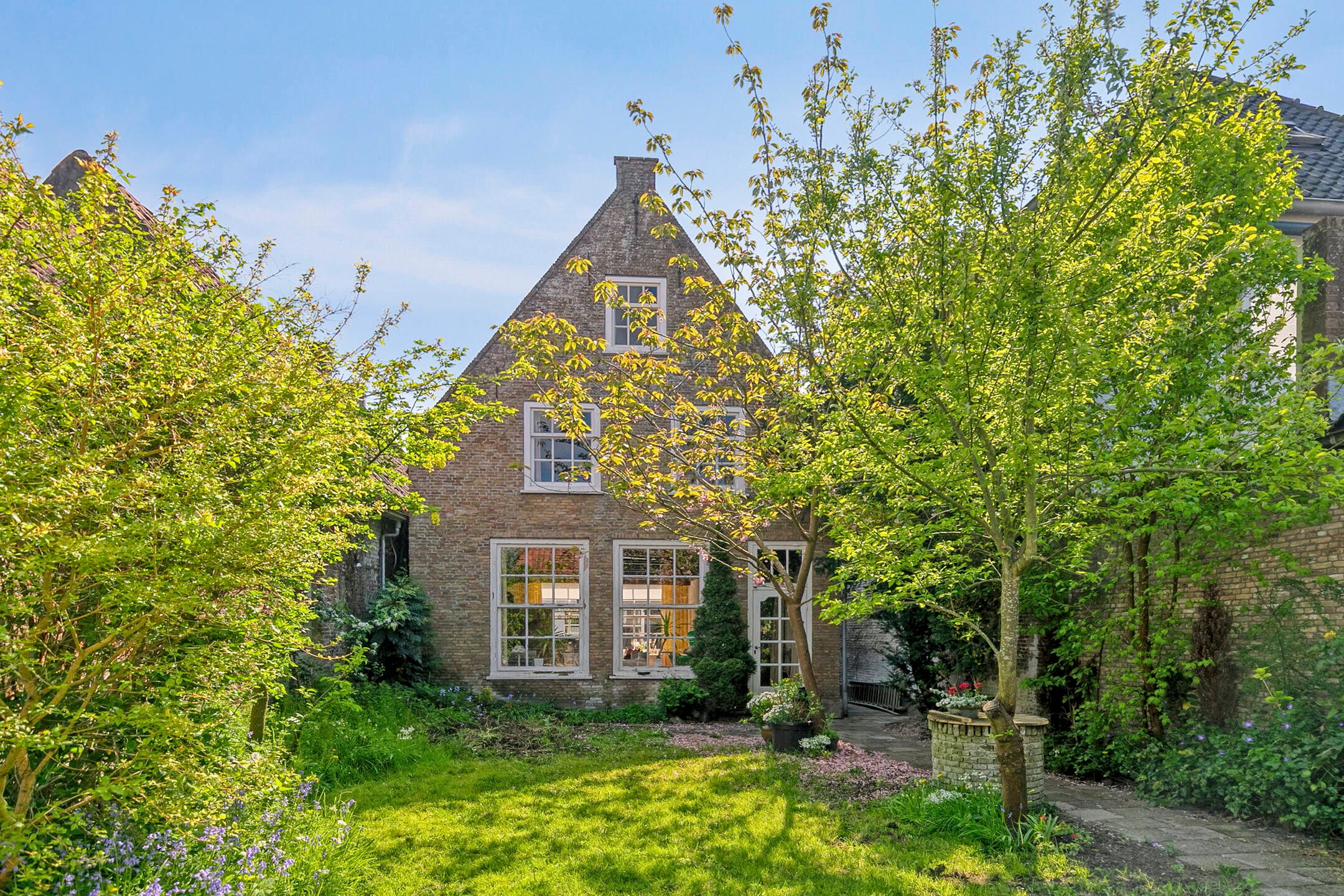 Photo 33 of Voorstraat 36