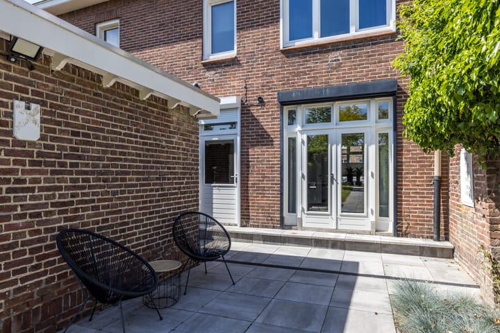 Foto 37 van Burg. Savelbergstraat 10