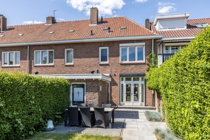 Foto 41 van Burg. Savelbergstraat 10