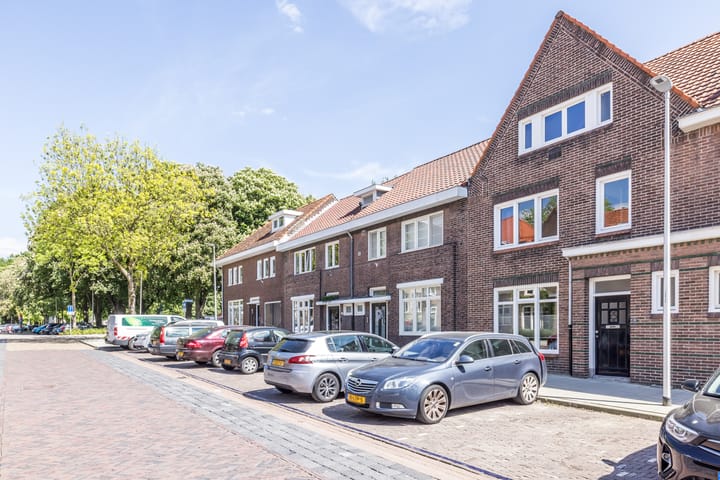 Foto 43 van Burg. Savelbergstraat 10