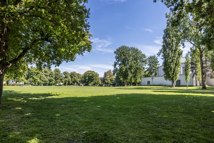 Foto 44 van Burg. Savelbergstraat 10