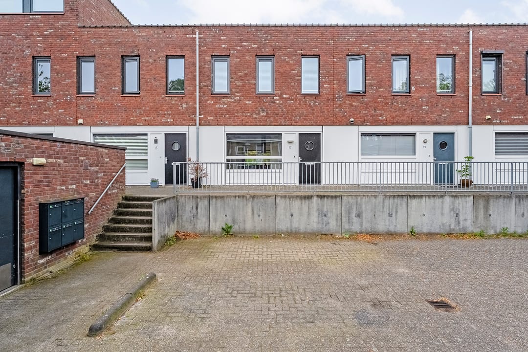 Foto 1 van Puntkroos 17