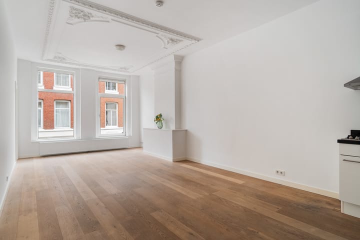 Foto 8 van Van Galenstraat 1-C