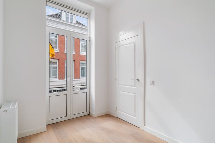 Foto 14 van Van Galenstraat 1-C