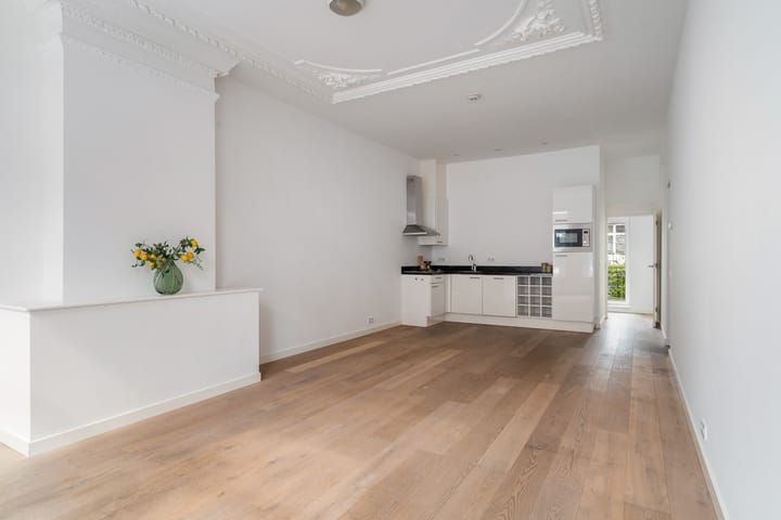 Foto 17 van Van Galenstraat 1-C