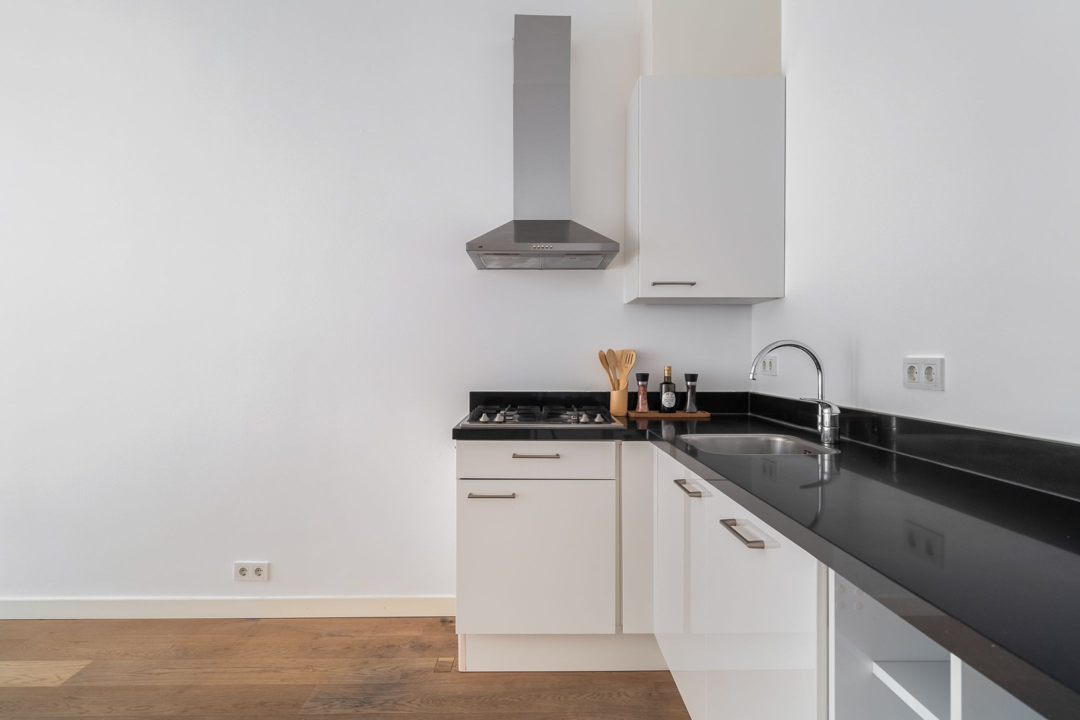 Foto 18 van Van Galenstraat 1-C