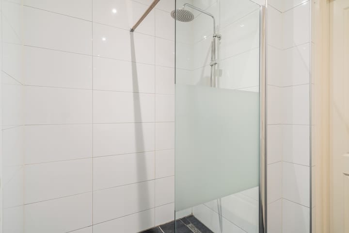 Foto 31 van Van Galenstraat 1-C