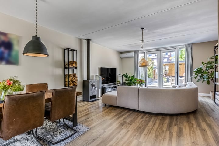 Photo 6 of Bremerstraat 21