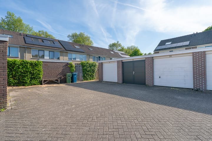 Photo 41 of Mahlerstraat 78