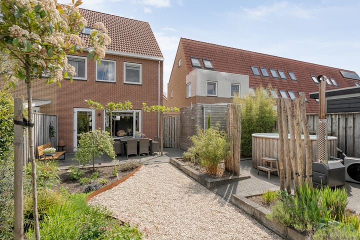 Foto 1 van Stencil 13